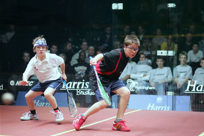 děti hrající squash
